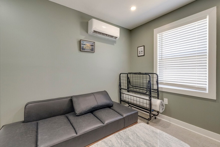 Building Photo - 500 Shelfar Pl