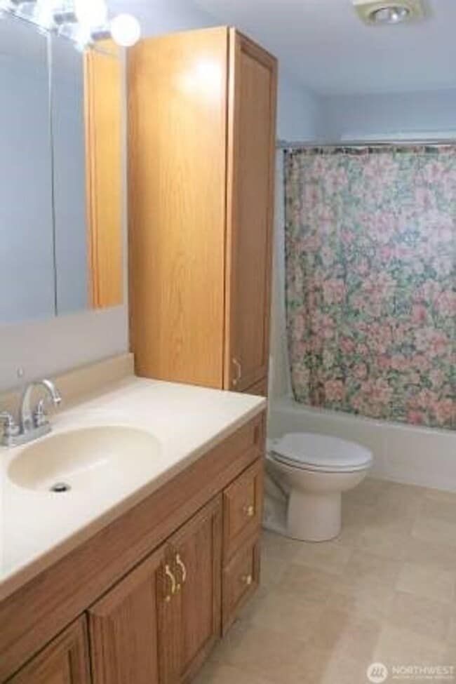 Building Photo - 3Bd/2Ba Kent House