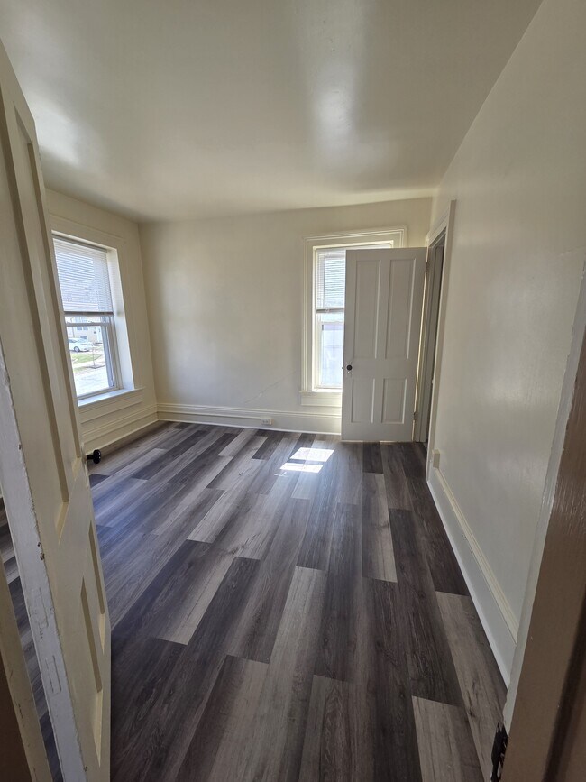 Building Photo - 414 N Lee St