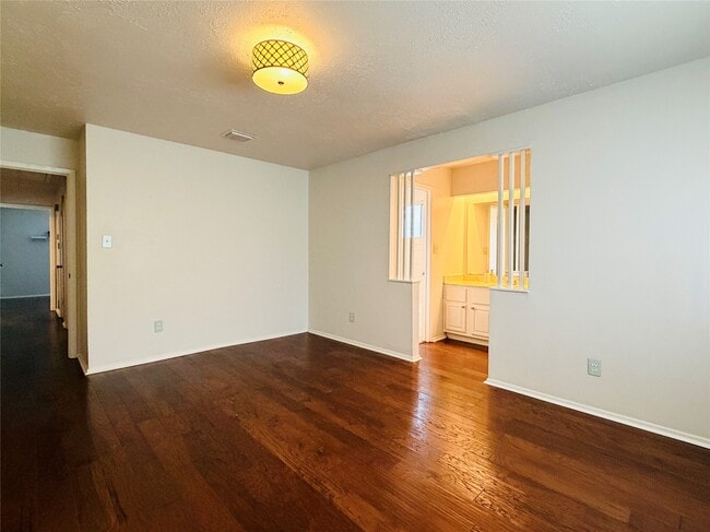 Building Photo - 22319 Merrymount Dr