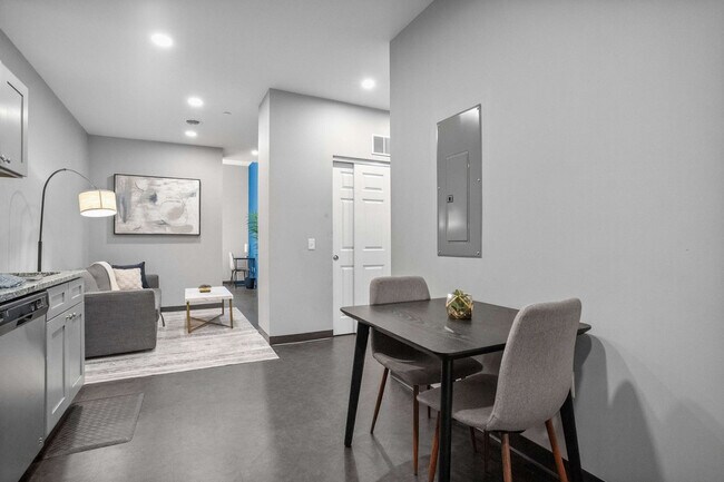 Building Photo - 800 Penn Ave