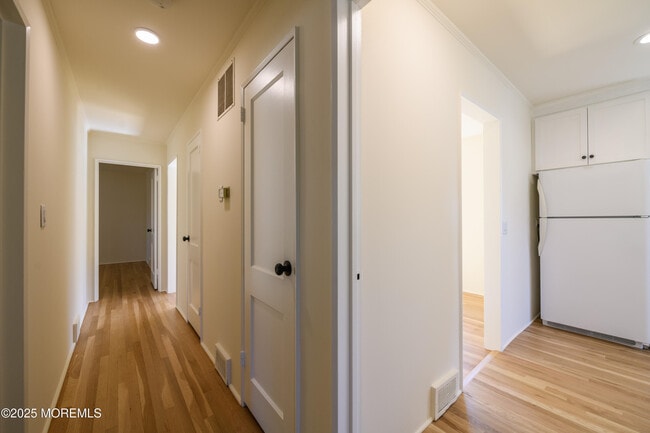 Building Photo - 361 Meadowbrook Ave