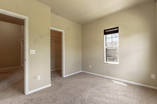 Building Photo - 5604 Saint Patrick View