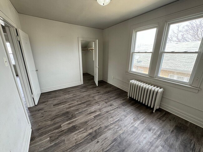 Building Photo - 5113 25th Ave