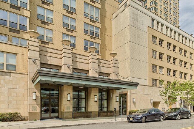 Building Photo - 88 Morgan St