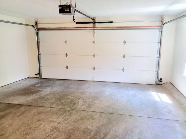 Building Photo - 1720-1722-1722 Juniper Dr