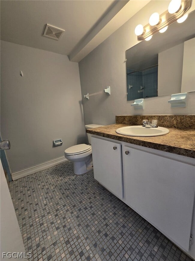 Building Photo - 1830 Maravilla Ave