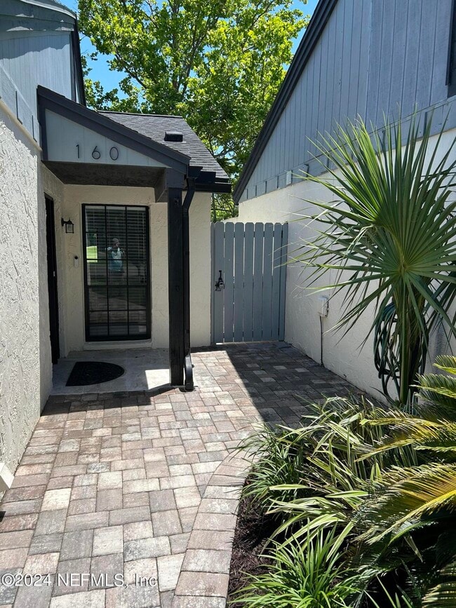 Building Photo - 160 Bermuda Ct