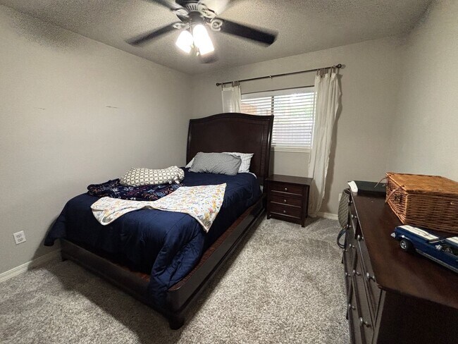 Building Photo - 4 BEDROOM IN NORTH  BOSSIER