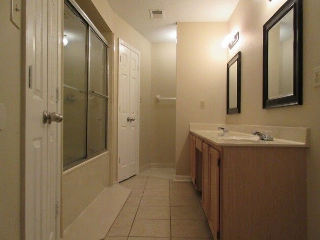 Building Photo - 6749 Ross Ridge Dr