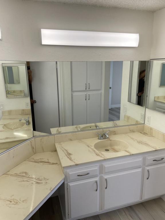 Building Photo - 6386 Lincoln Ave