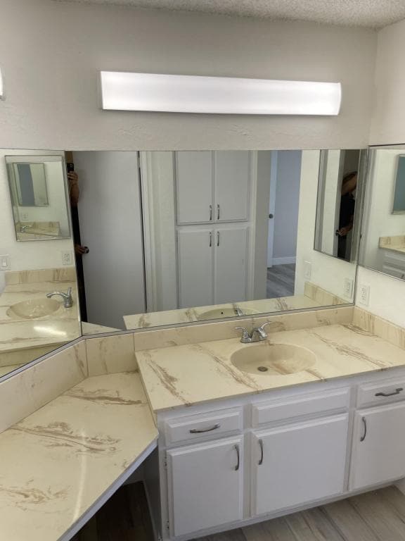 Building Photo - 6386 W Lincoln Ave