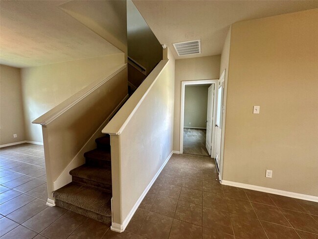 Building Photo - 11111 Kingsnorth Dr