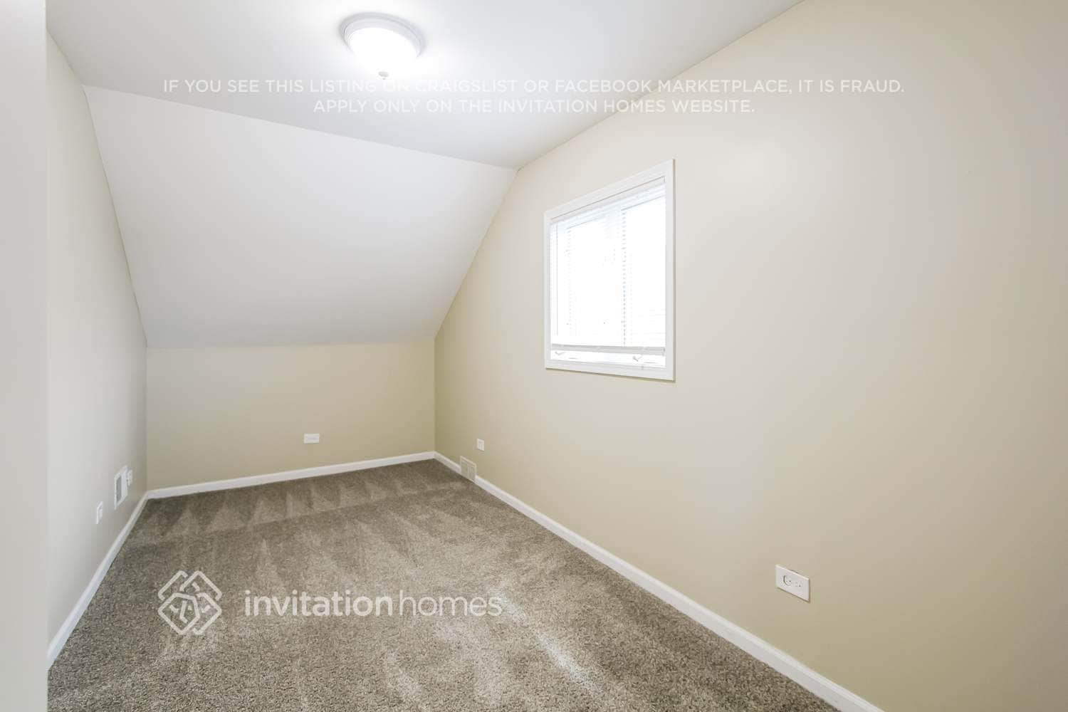Building Photo - 2418 N 75th Ct