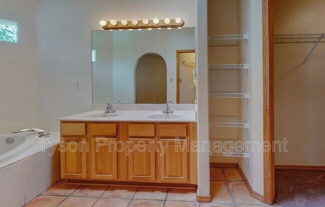Building Photo - 10509 Tuscany Dr NW