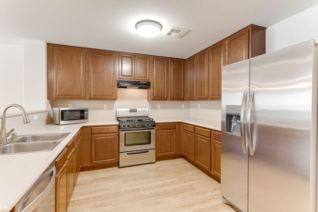 Building Photo - Charming 3-Bedroom Townhome in 89044 with Gated Porch, Walk-In Pantry & Spacious Primary Suite