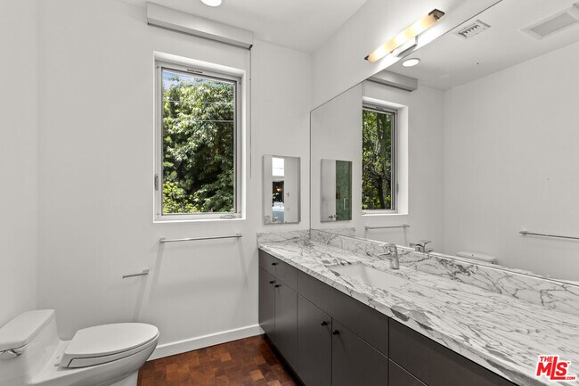 Building Photo - 1500 Rustic Ln