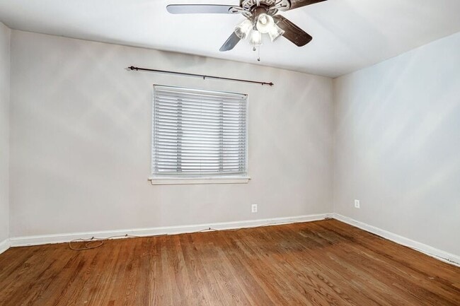 Building Photo - 3351 Clay St NE