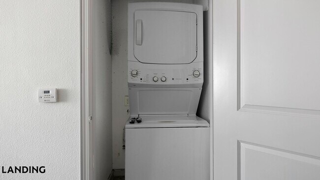 Building Photo - 1001 S Center St