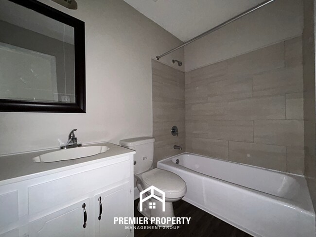 Building Photo - Spacious 3BR/2BA Home in Walls, MS | Brick Fireplace & Large Fenced Backyard