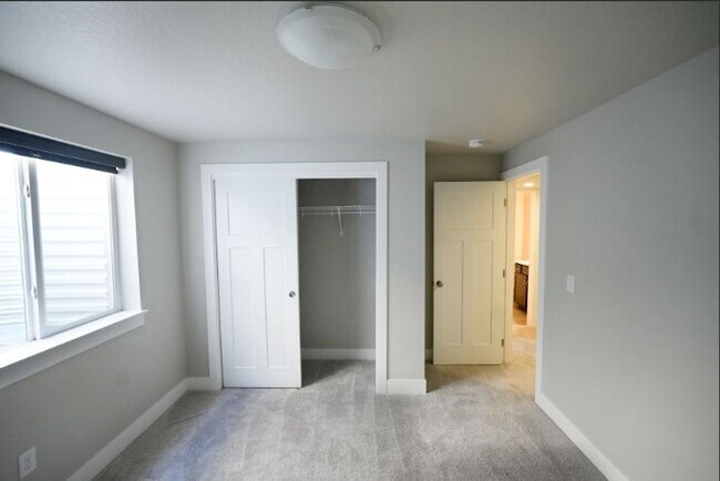Building Photo - Modern 3-Bedroom Ranch in Grimes – Availab...