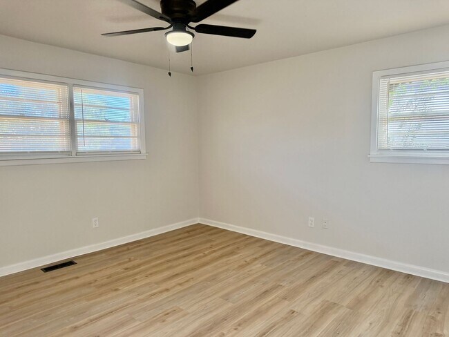 Building Photo - 3003 37th St