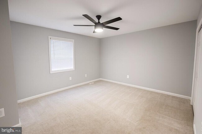 Building Photo - 9000 Marcellas Dr