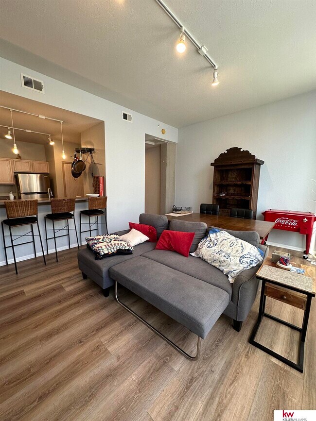 Building Photo - 312 S 16th St