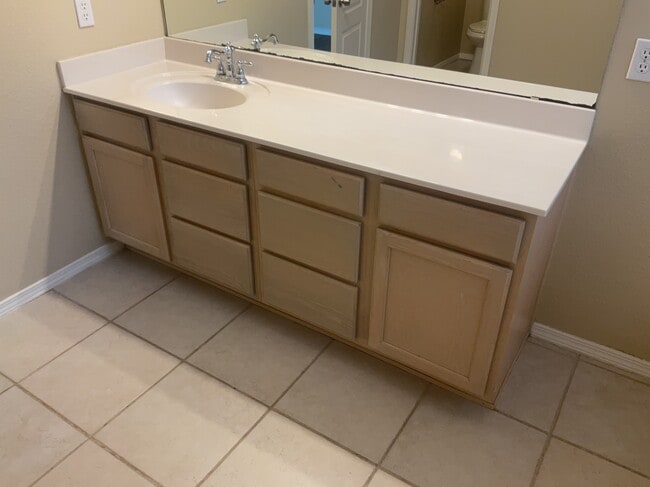 Building Photo - 736 Autumn Meadows Dr