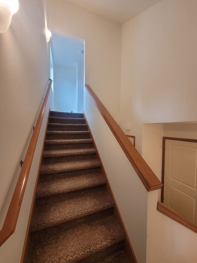 Building Photo - Three Bedroom House In Cordata - Kodiak