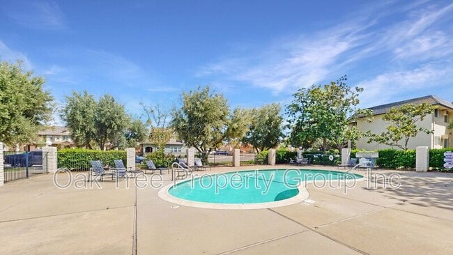 Building Photo - 1637 Catalina Ct