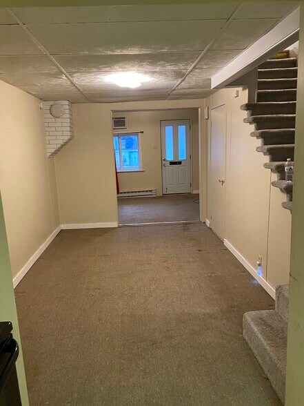 Building Photo - 245 S Walnut St