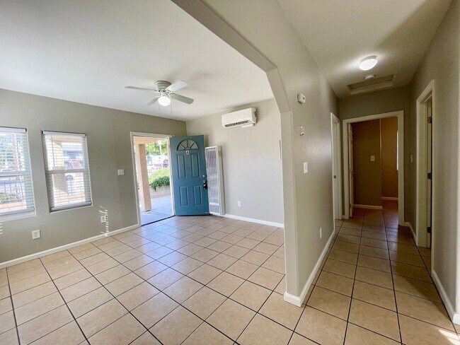 Building Photo - 16773 Randall Ave