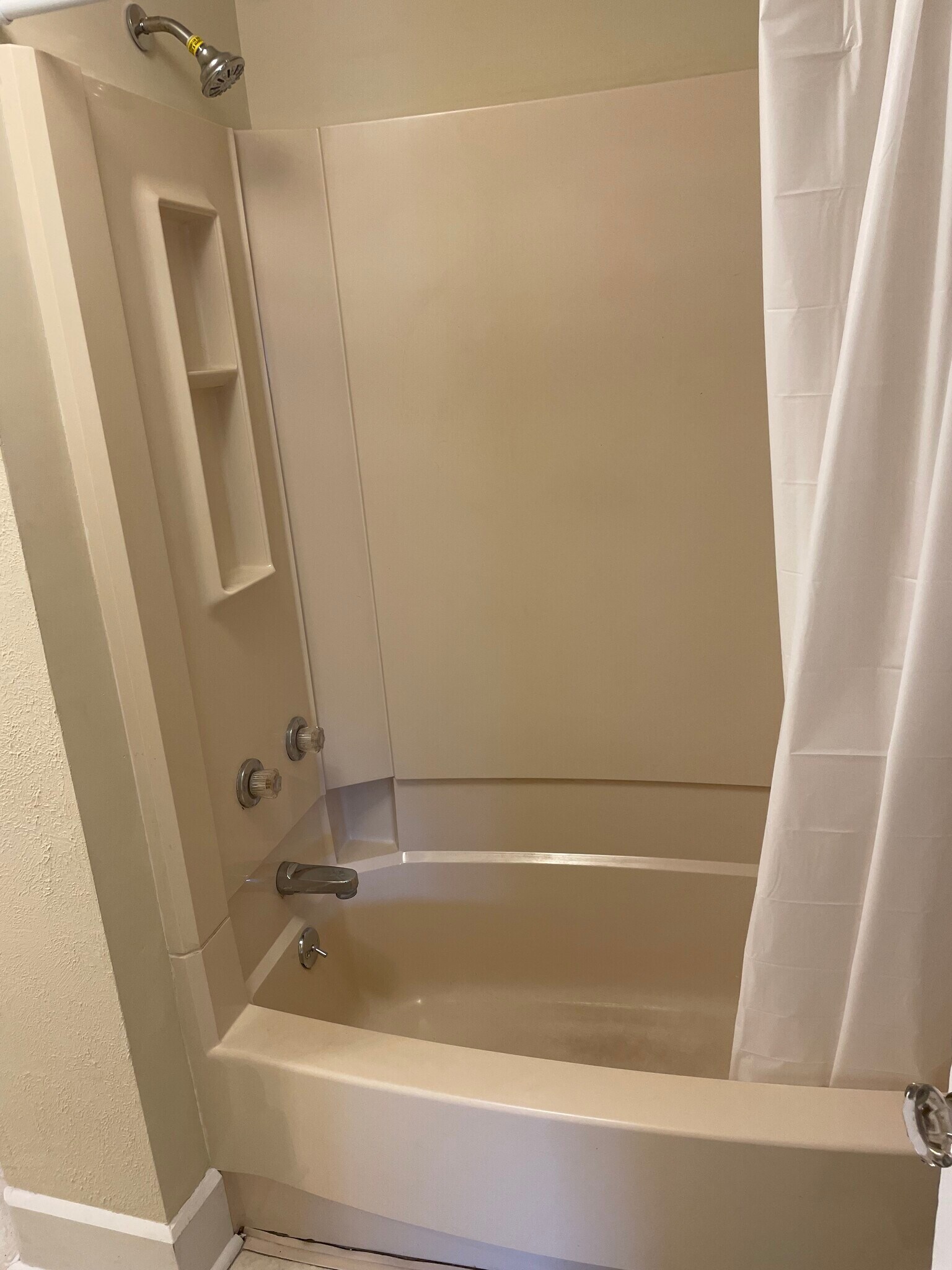 Building Photo - 206 Wales Rd NE