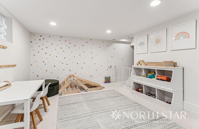 Building Photo - Beautifully Remodeled Classic Craftsman in Prime Portland Location