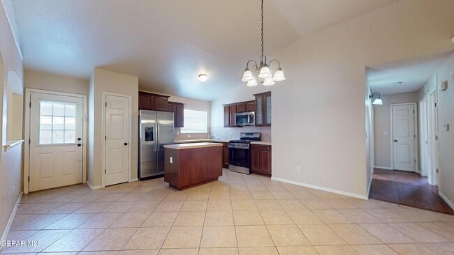 Building Photo - 1819 Shreya St