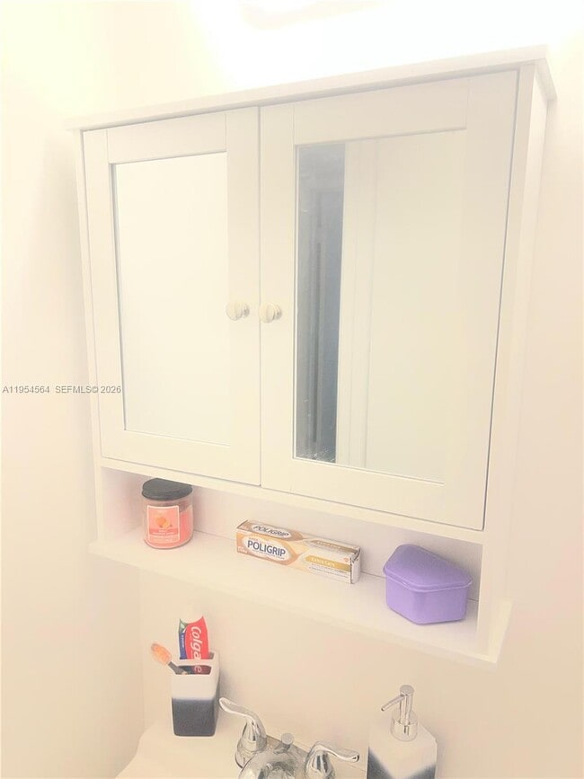 Building Photo - 526 NW 114th Ave