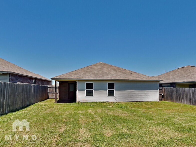 Building Photo - 1716 Lanesboro Dr