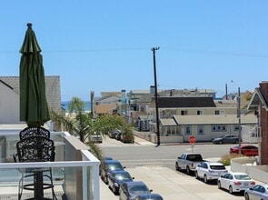 Building Photo - Upgraded 2 BD/ 2 BA on Newport Beach Penin...