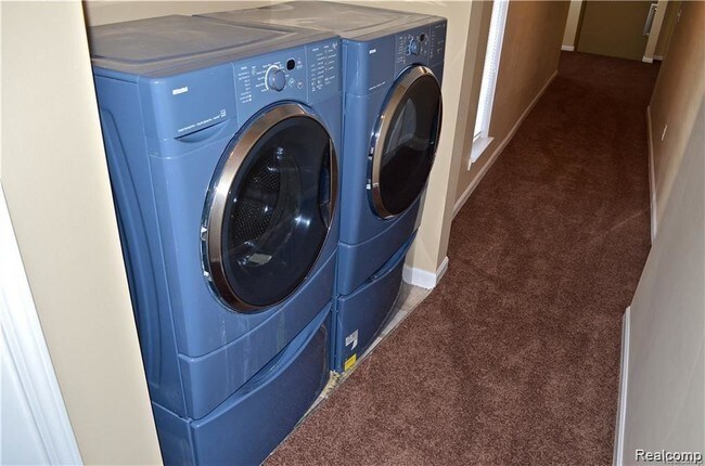 Building Photo - 43513 Pendleton Cir