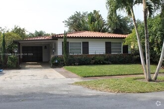 Building Photo - 4540 SW 15th St