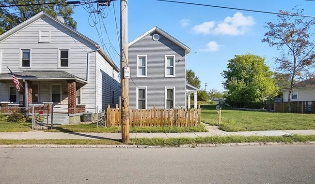 Building Photo - 1531 Chapel St