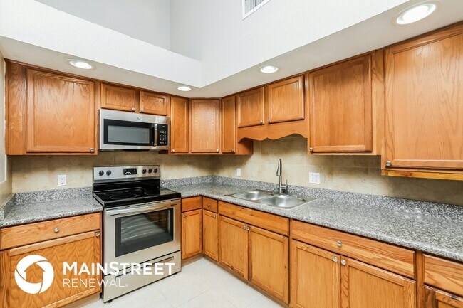 Building Photo - 1567 Lavilla St