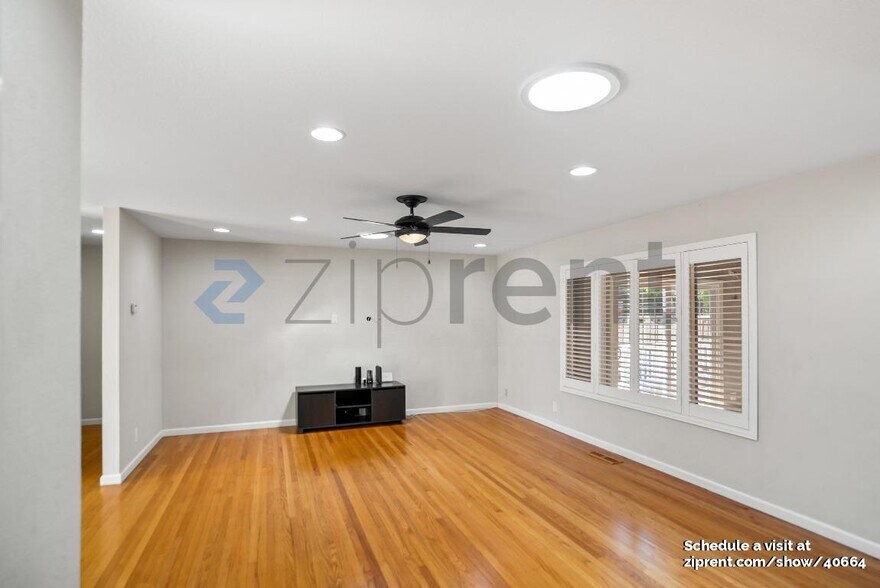 Building Photo - 38596 Athy St