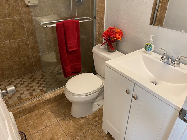 Building Photo - 2700 Coral Springs Dr