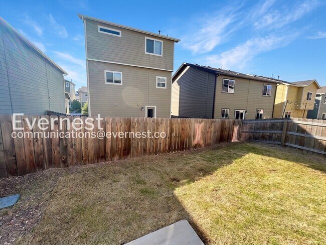 Building Photo - 3-Bed, 2.5-Bath Home/Voucher Accepted / Available Now!