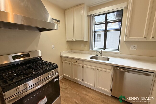 Building Photo - Just Remodeled 2BR Home with Garage & Large Backyard in San Bruno