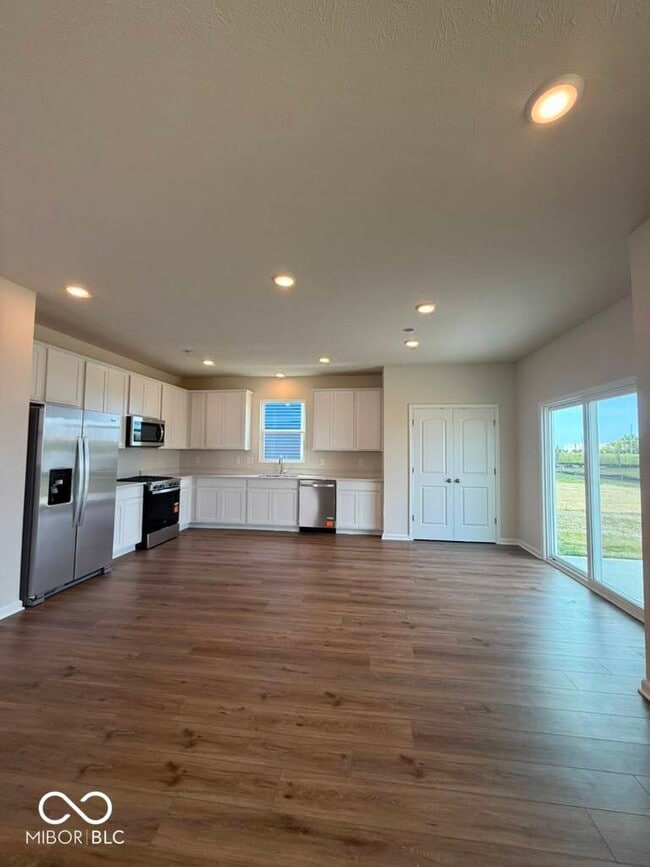 Building Photo - 3802 Sterling Dr