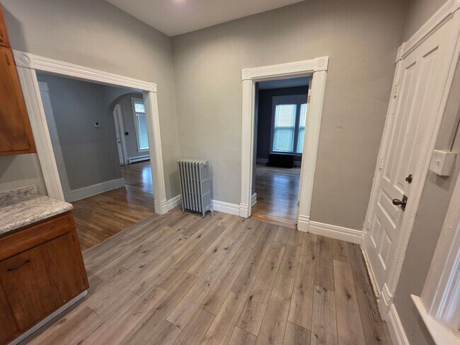 Building Photo - 519 N Barstow St