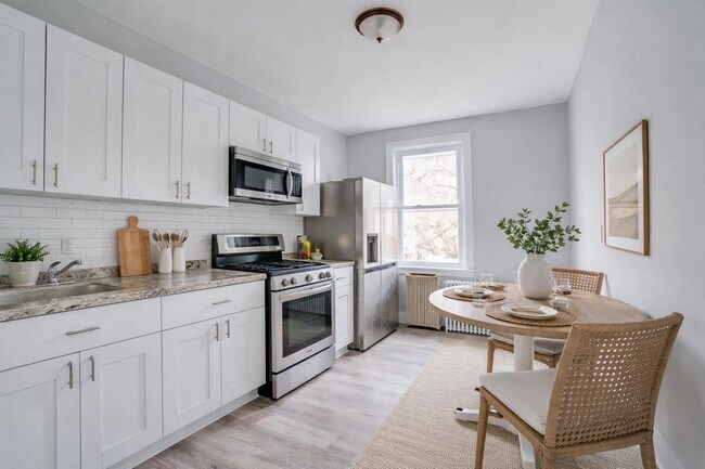 Building Photo - 678 Liberty Ave